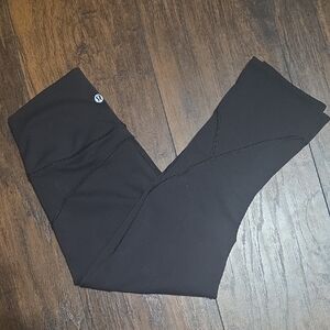 lululemon athletica Womans Cropped Leggings Sz 4